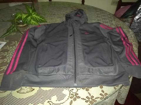 Vendo Chaqueta Marca Adidas Original