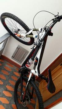 Bicicleta Scott Genius en Carbono