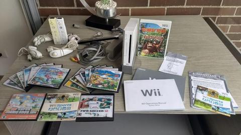 Nintendo Wii con 17 películas y 2 controles