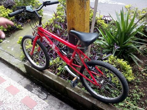 VENDO BICICLETA