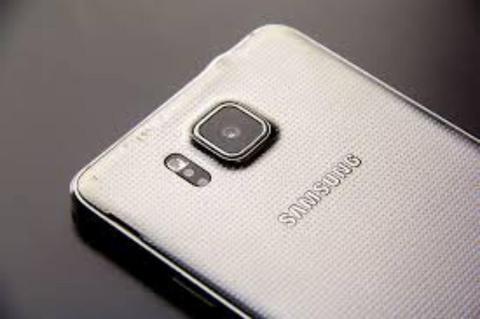 Samsung Alpha 32 Gb con Accesorios