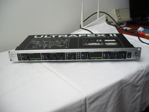 BEHRINGER Ultrafex II EX3100 exitador aural dual de 3 bandas para masterización de audio