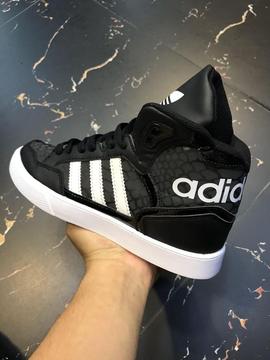 Tenis Zapatillas Adidas en Bota Mujer