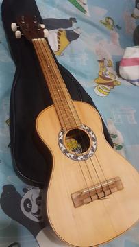 Ukelele en Excelente Estado