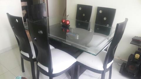 Vendo Comedor de 6 Puestos