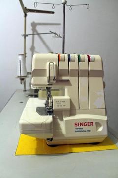 Máquina Fileteadora Singer
