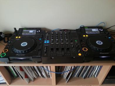 Pioneer DJ cdj 2000 et 1 djm 800 con Flycases