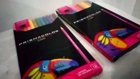 2 Colores de cajas prismacolor junior x12