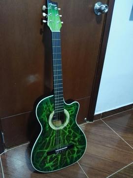 Guitarra No Usada prácticamente Nueva