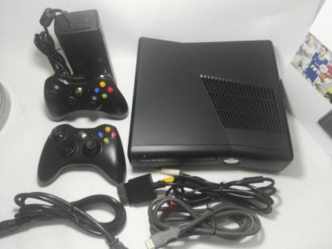 Xbox 360 Slim 2 controles con Garantía Caja como Nuevo