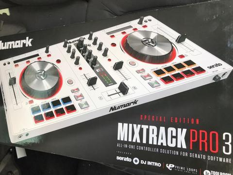 Controlador Numark Mixtrackpro 3