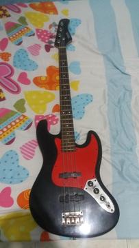 VENDO BAJO ELECTRICO TEXAS 300 NEGOCIABLE