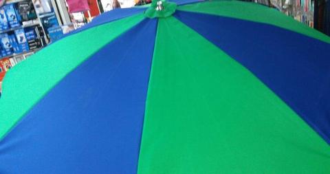 Parasol en lona gruesa impermeable parasoles nuevos desde $95.000