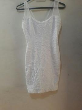 Vestido Blanco Ajustado Al Cuerpo