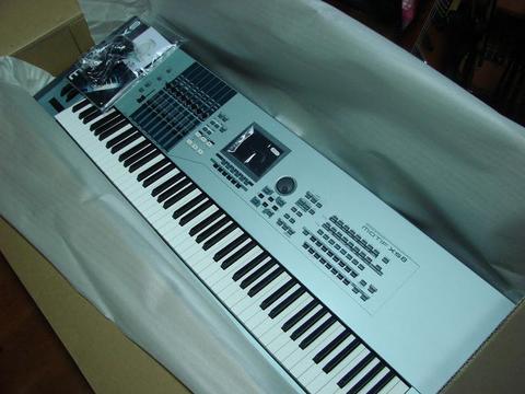 Yamaha MOTIF XF7 76key Workstation Synthesizer