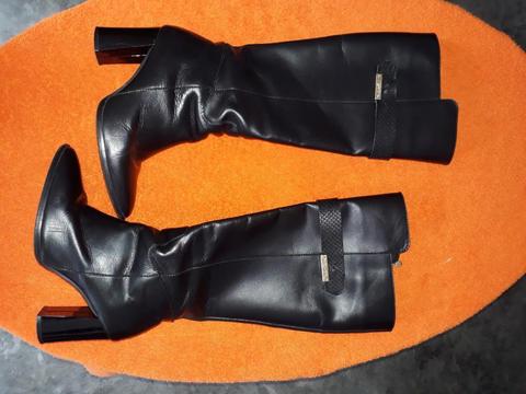 Vendo Botas Velez 100 Cuero Talla 37