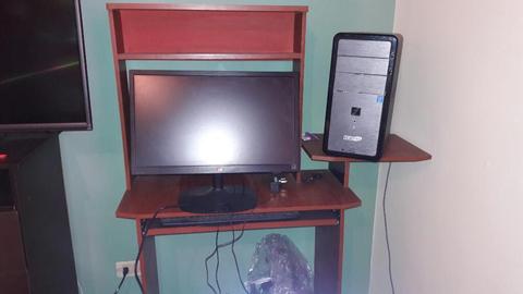 Vendo Computador con Mesa