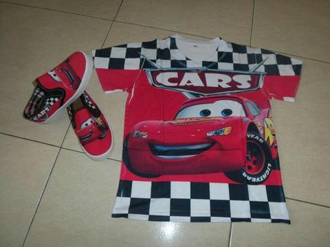 Camiseta Y Zapatos de Cars