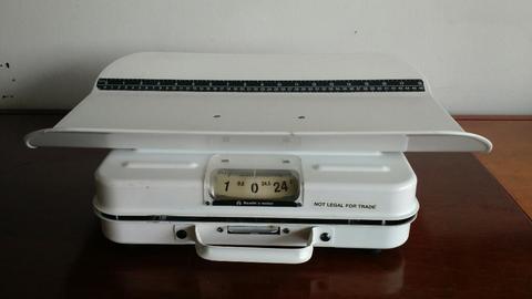 Báscula Healt O Meter para Peso de Bebes