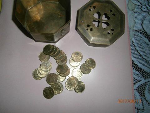 Cofre de cobre con tapa 20mil y monedas antiguas... varios precios