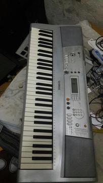 Yamaha Psr 303