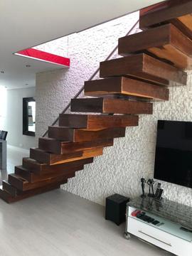 ESCALERAS EN MADERA