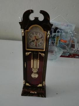 Reloj de Mesa Estilo Clásico 25x7 Cm