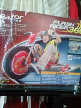 Triciclo flash rider 360