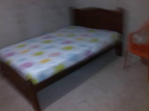 cama matrimonial Queen Size Madera