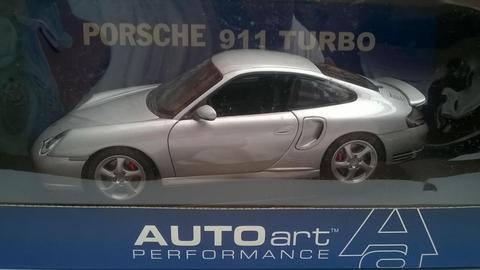 Porsche 911 Turbo escala 1/18 Autoart