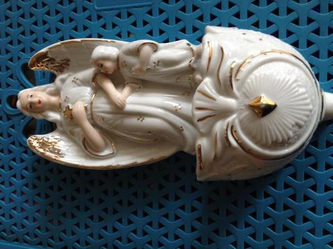 angel de la guarda, benditero, de porcelana española original MONTI PIERO por solo 60.000