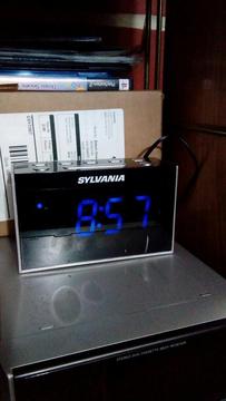 Radio Reloj Silvania