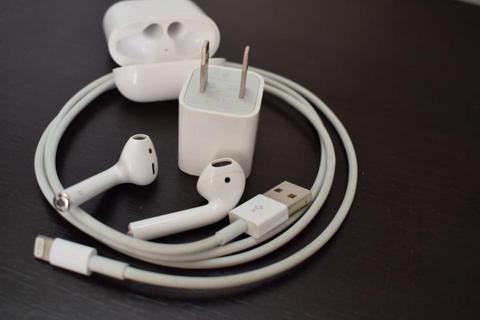 AURICULARES AIRPODS