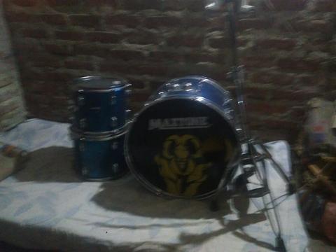 Vendo Bateria Custica