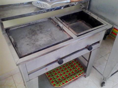 SE VENDE FRITADOR Y ASADOR EXCELENTE ESTADO