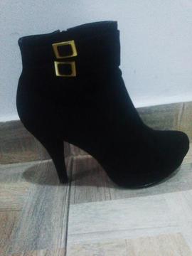 Vendo Botines Negros