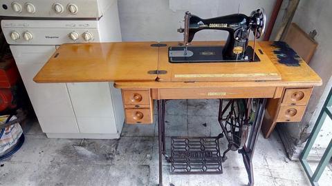 Maquina de coser de pedal marca Coomilitar totalmente original