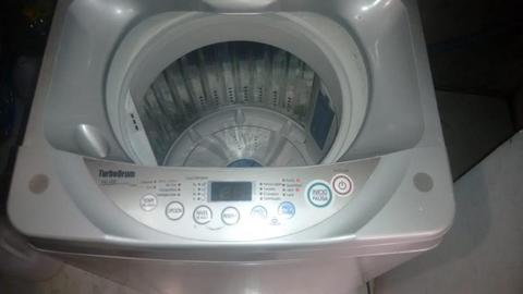 se vende hermosa lavadora LG capacidad 18 libras color gris