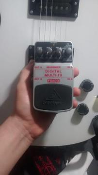 VENDO PEDAL MULTIEFECTOS BEHRINGER FX600