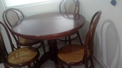 Se Vende Comedor en Mimbre