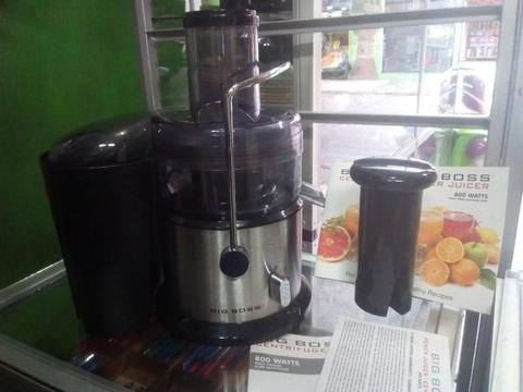 EXTRACTOR DE JUGOS BIG BOSS DE 800 WATTS NUEVO