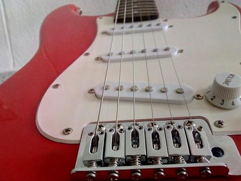 Guitarra Electrica Squier Fender Bullet