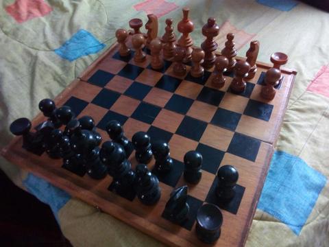 Ajedrez de Madera Completo