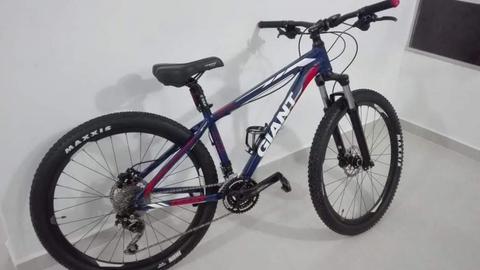 Bicicleta Giant ATX 2017