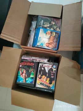 3 Cajas de Dvd películas Aprox 600 Cd