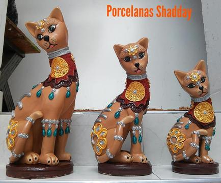 GATOS EN PORCELANA