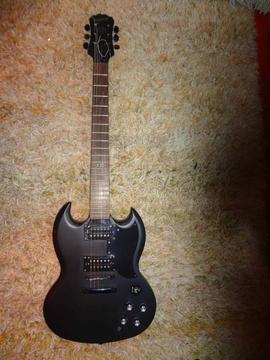 Guitarra Epiphone SG Goth Series G400 con KillPot. Como nueva usada 1 vez. Perfecto estado