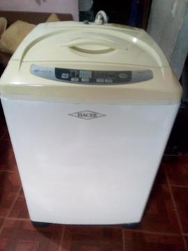 Hermosa lavadora digital HACEB 25 libras