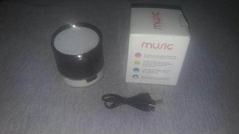 Parlante Recargable con Bluetooth Usb Fm