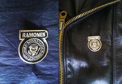 Boton Rock Emblema de Los Ramones Nuevo